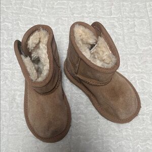 UGG Kids Boots in Brown and Cream